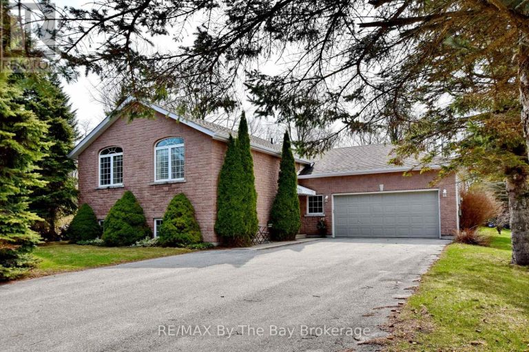 8 PRIDHAM COURT Wasaga Beach