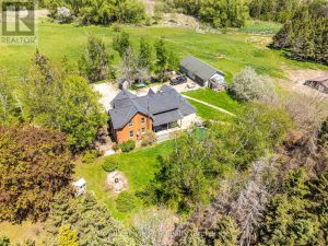 2553 COUNTY ROAD 42 Clearview