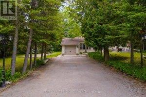107 NICOLE BOULEVARD Tiny
