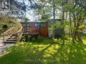 15 61ST STREET S Wasaga Beach