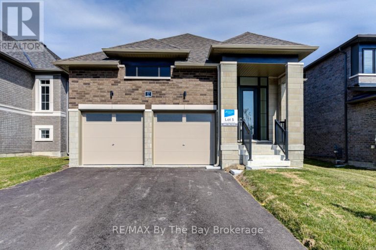 17 SUN VALLEY AVENUE Wasaga Beach