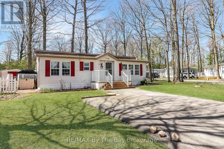 6 PACIFIC AVENUE Wasaga Beach
