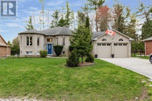 7 FAIRWAY CRESCENT Wasaga Beach