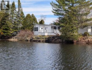 20 TOPAZ STREET W Wasaga Beach