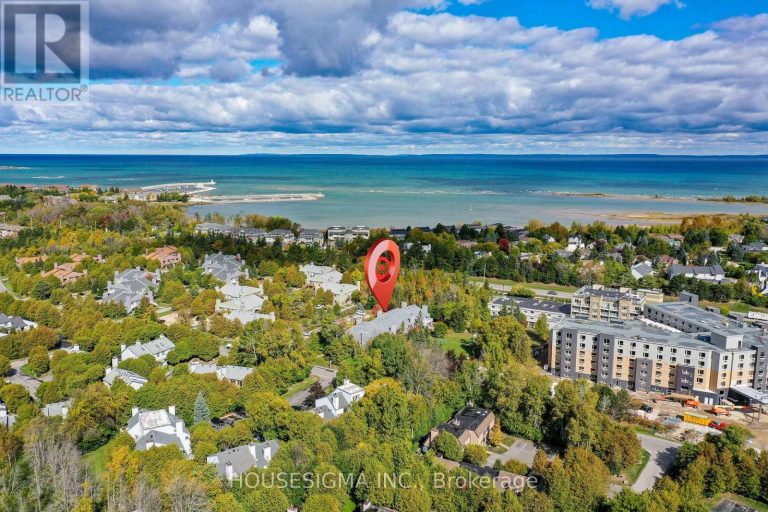 718 - 11 DAWSON DRIVE Collingwood