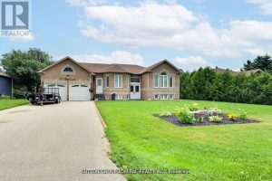 11 CLUB COURT Wasaga Beach