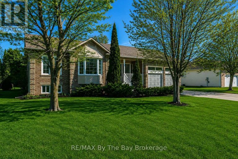 10 LAMONT CREEK DRIVE Wasaga Beach