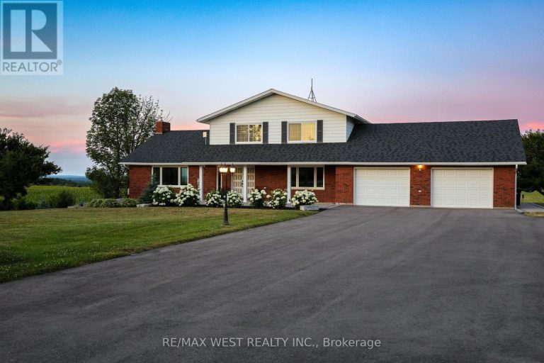 2219 COUNTY ROAD 42 Clearview