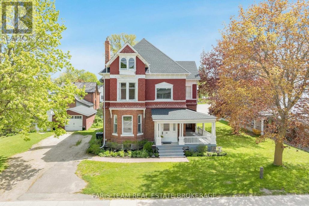 23 YONGE STREET S Springwater (Elmvale)