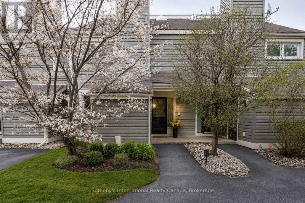 214 - 214 ESCARPMENT CRESCENT Collingwood