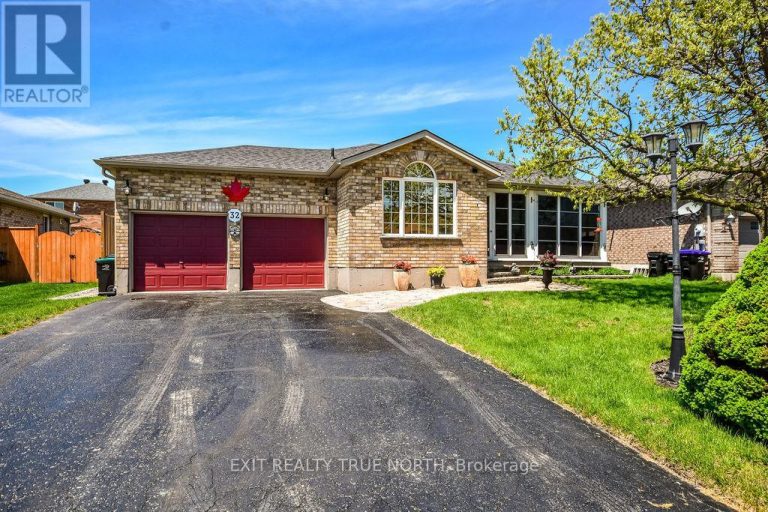 32 GRAHAM STREET Springwater (Elmvale)
