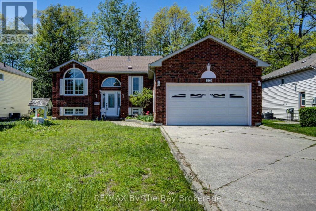 12 SILVER BIRCH AVENUE Wasaga Beach