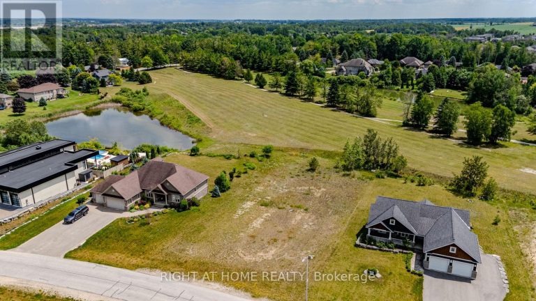 8 DEANNA DRIVE Wasaga Beach