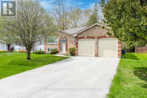 40 FAIRWAY CRESCENT Wasaga Beach
