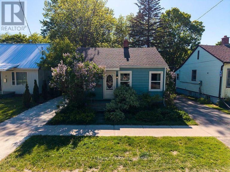444 MAPLE STREET Collingwood