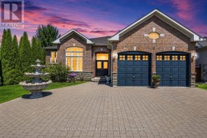 2 OLD HICKORY LANE Wasaga Beach
