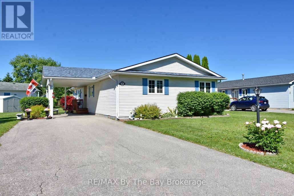 12 INDIANA AVENUE Wasaga Beach