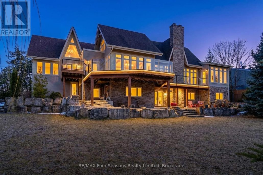 147 LAKESHORE ROAD E Blue Mountains
