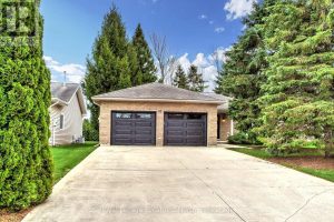 63 FAIRWAY AVENUE Meaford