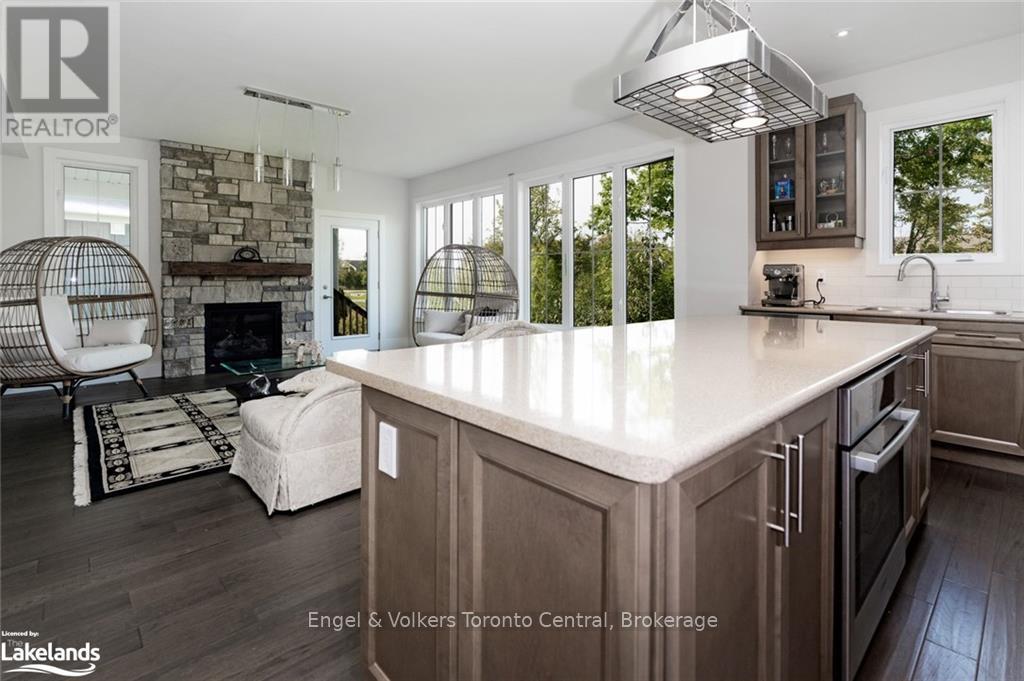 364 YELLOW BIRCH CRESCENT Blue Mountains