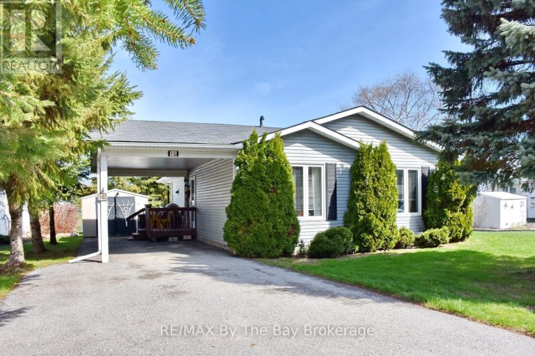 16 INDIANA AVENUE Wasaga Beach