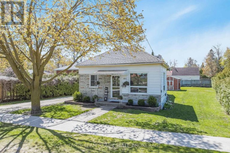 32 LORNE AVENUE Collingwood