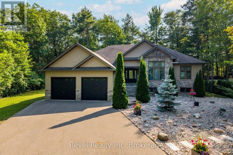 54 VINCENT CIRCLE Tiny