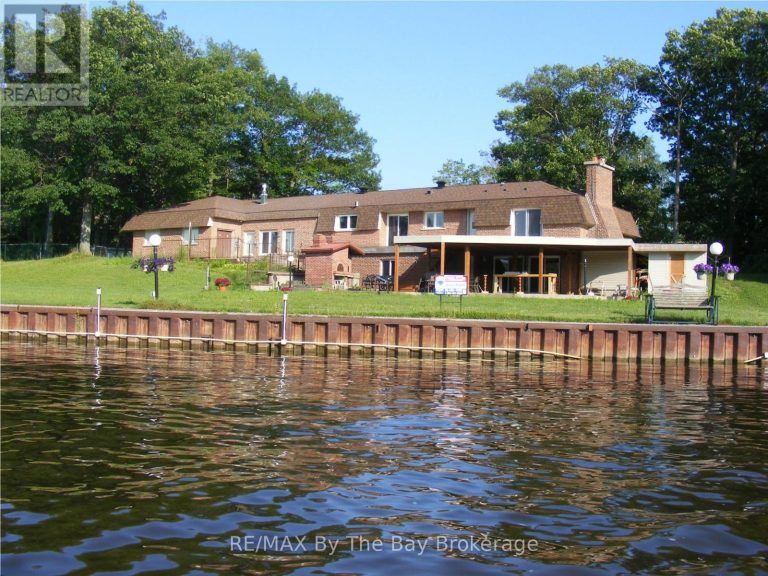 10 EDGEWATER ROAD Wasaga Beach