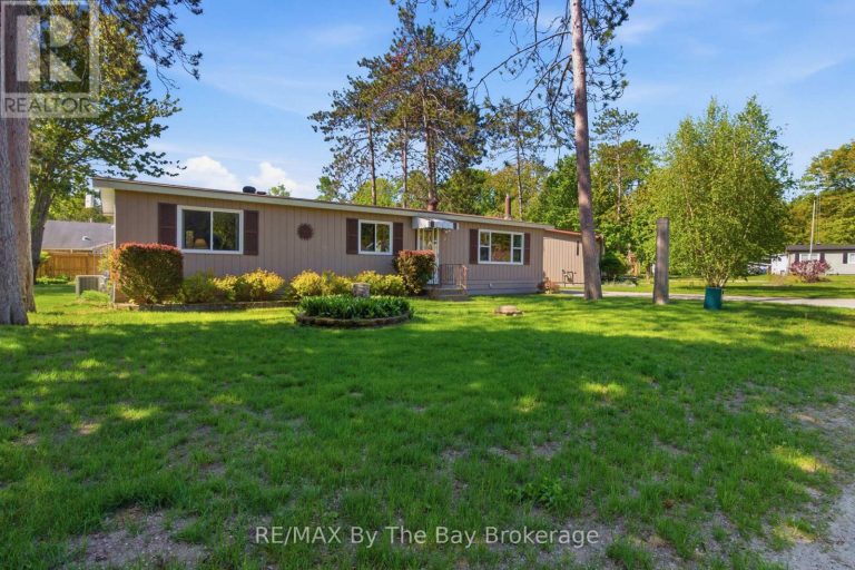 3 GOLF AVENUE Wasaga Beach