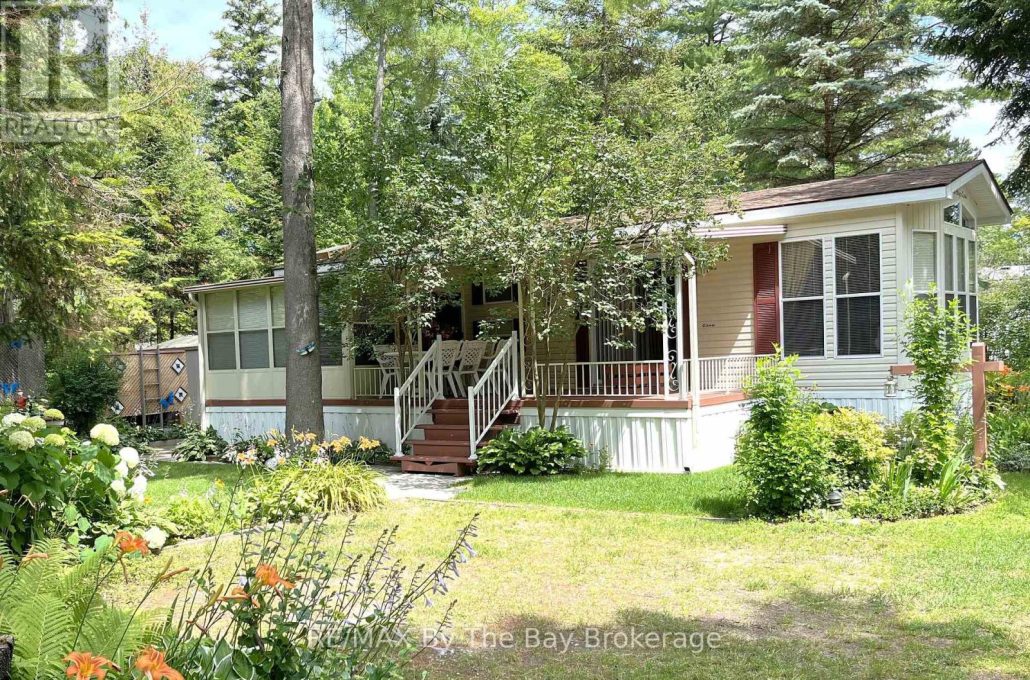 247 - 85 THEME PARK DRIVE Wasaga Beach