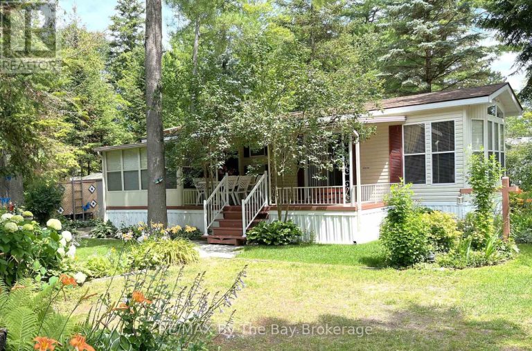 247 - 85 THEME PARK DRIVE Wasaga Beach