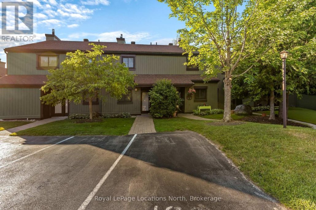 28 - 168 ESCARPMENT CRESCENT Collingwood