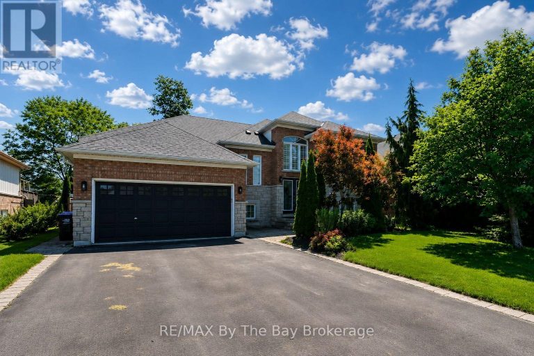121 ROYAL BEECH DRIVE Wasaga Beach