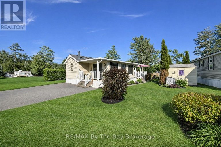 13 WHITE PINES TRAIL Wasaga Beach