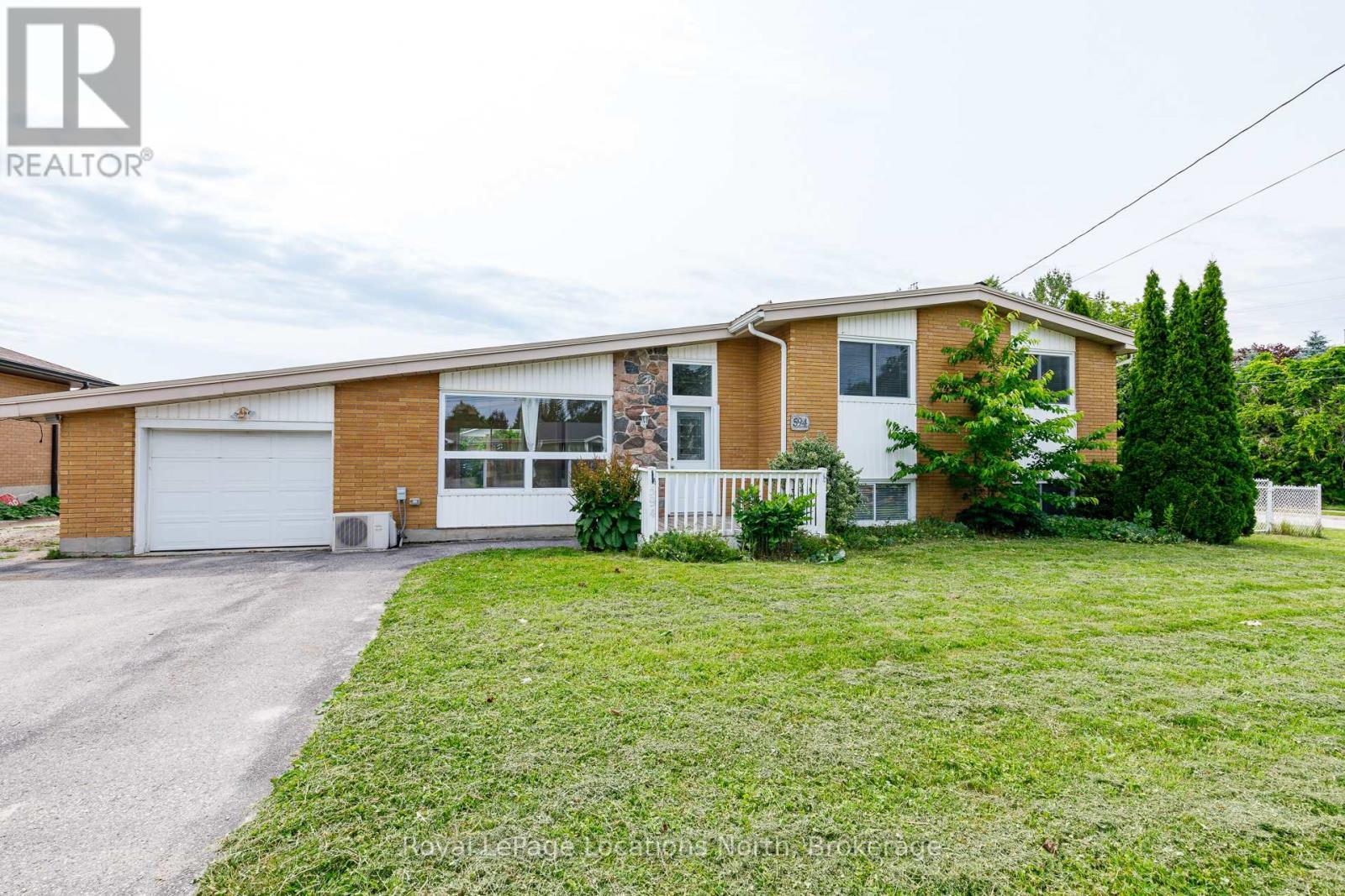 594 OAK STREET Collingwood