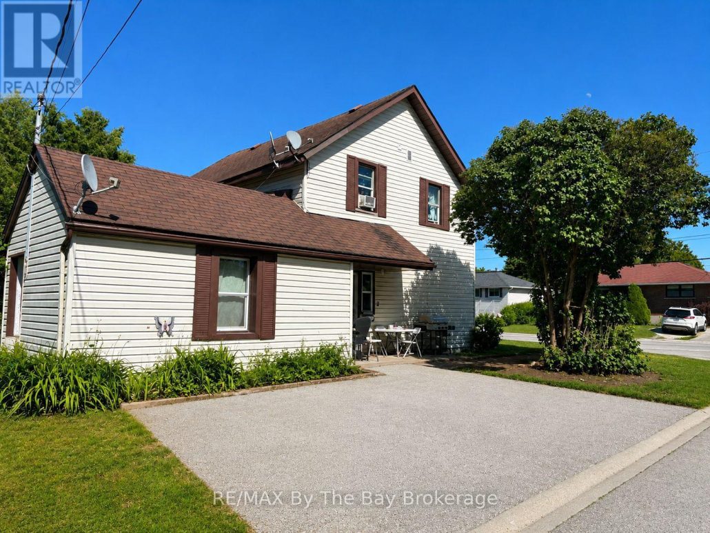 353 ONTARIO STREET Collingwood