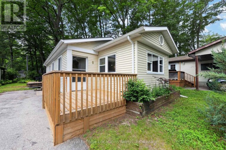 8 SHAW STREET Wasaga Beach