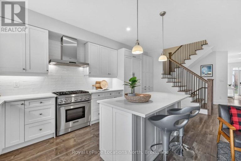199 YELLOW BIRCH CRESCENT Blue Mountains