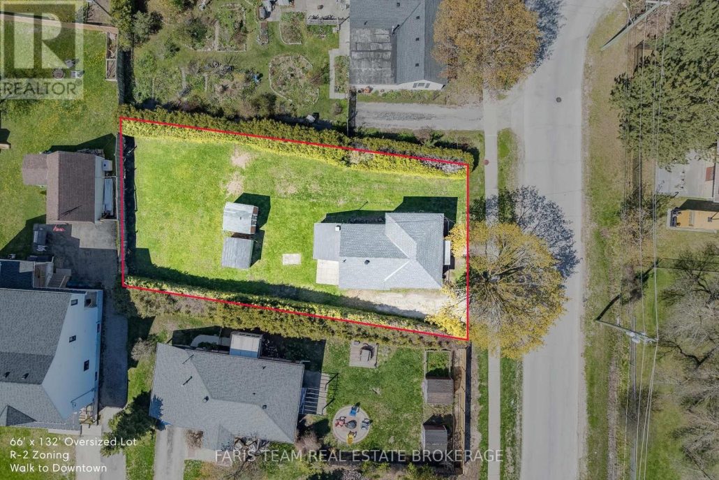 32 LORNE AVENUE Collingwood