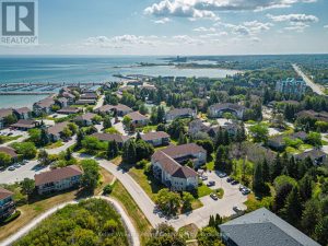 711 JOHNSTON PARK AVENUE Collingwood