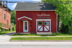120 ONTARIO STREET Collingwood