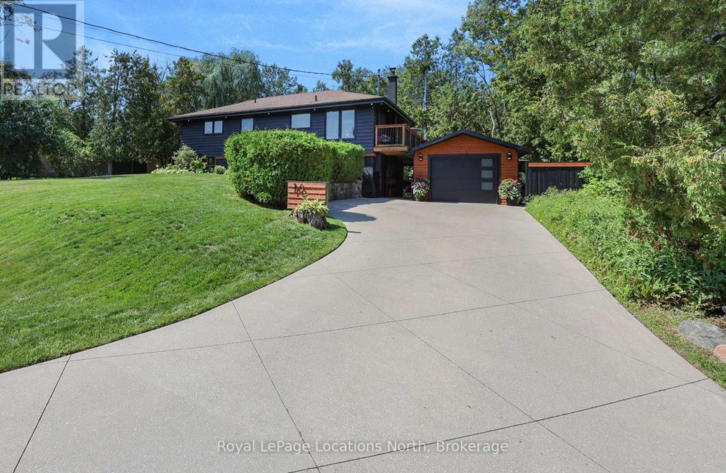 16 HURONIA PATHWAY Collingwood