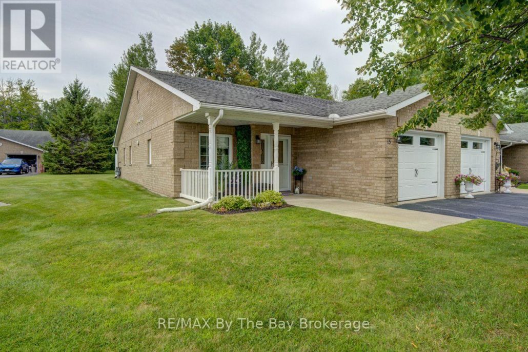 15 MEADOW LANE Wasaga Beach