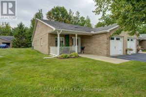 15 MEADOW LANE Wasaga Beach