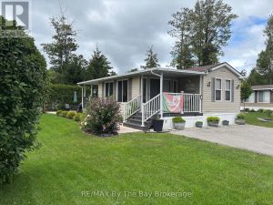 8 KENORA TRAIL Wasaga Beach