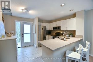 176 - 49 TROTT BOULEVARD Collingwood