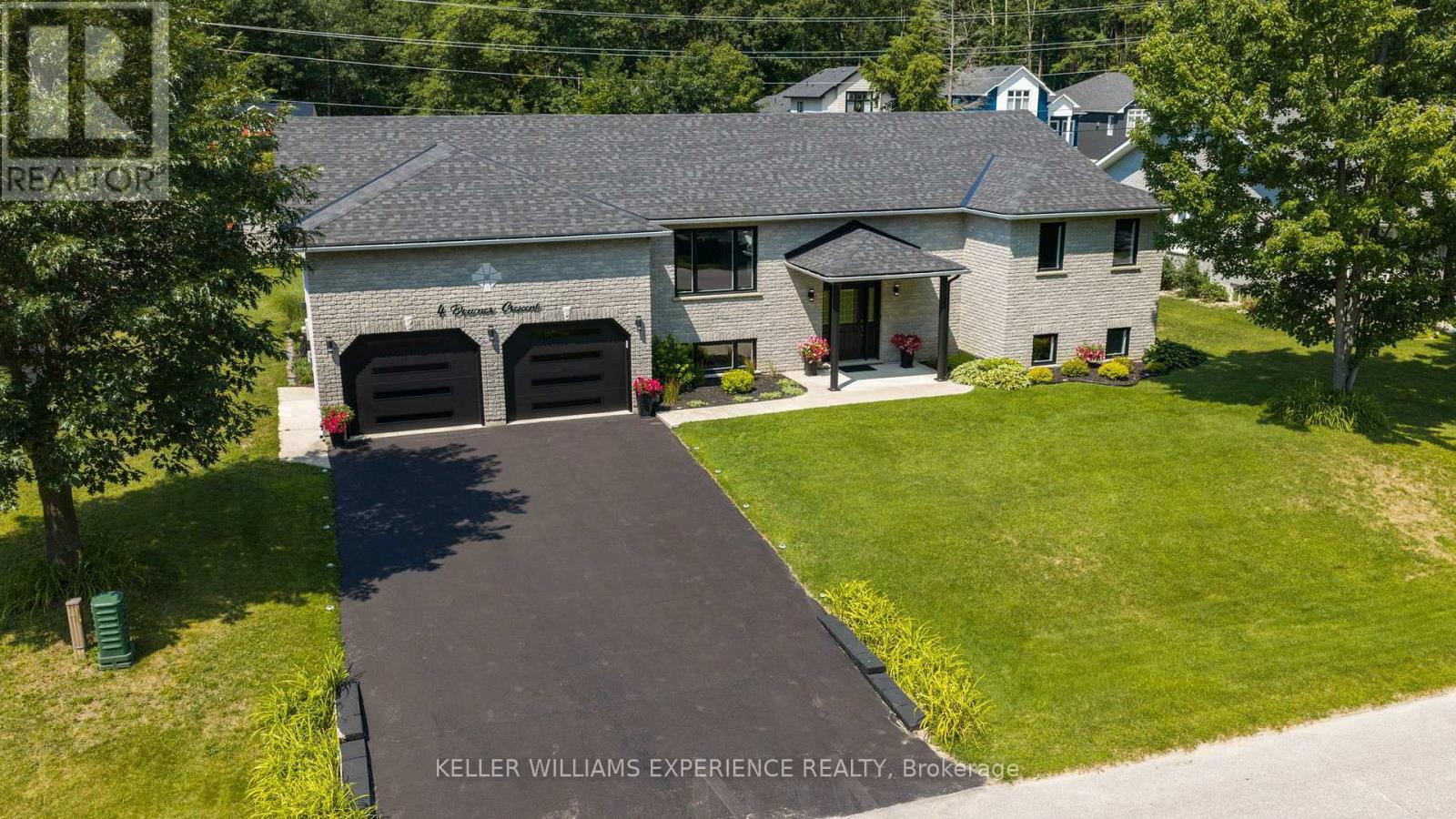4 DOWNER CRESCENT Wasaga Beach