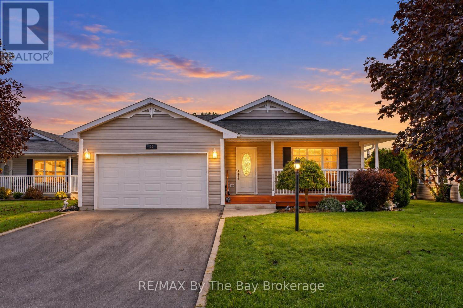 19 KENTUCKY AVENUE Wasaga Beach