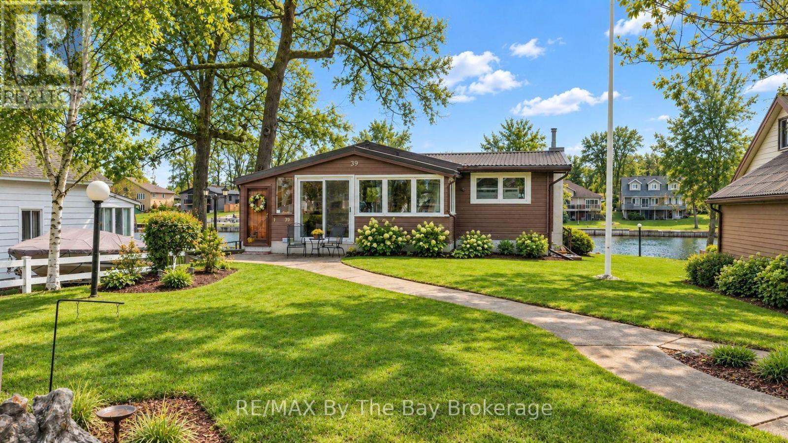 39 OLD MOSLEY STREET Wasaga Beach