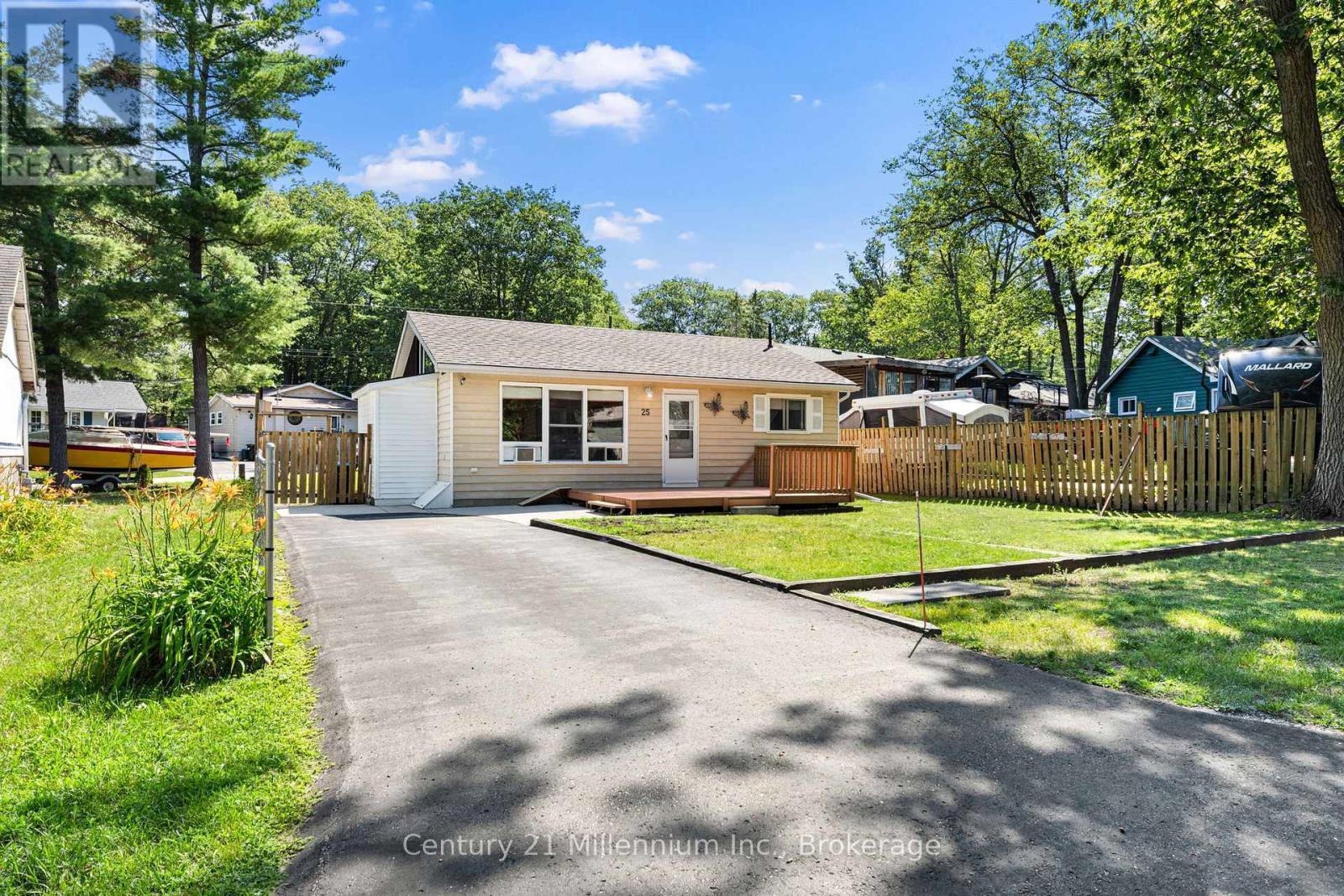 25 GLENDALE AVENUE Wasaga Beach